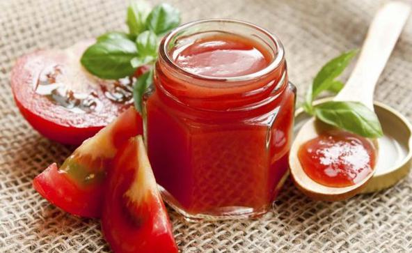 the Sellers of Tomato Paste in Bottle