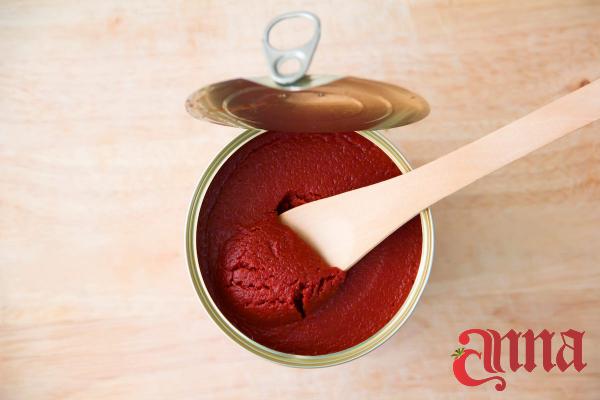 the Sellers of Canned Homemade Tomato Paste