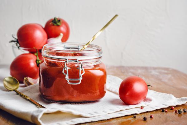 How Is Natural Tomato Paste Produced?