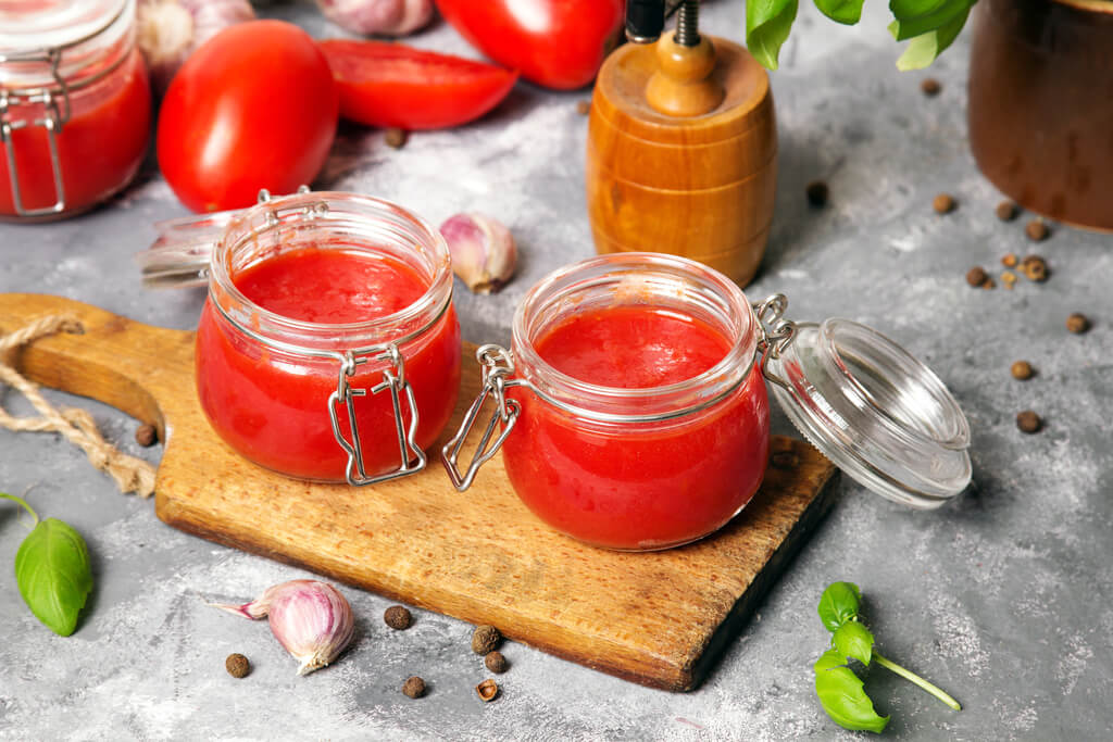 Tomato paste sending how used sauce