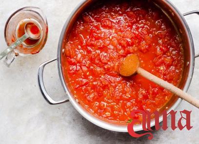 Buy dark red tomato paste + best price